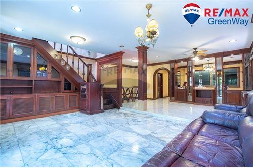 Bangkok Noi Condo single house for sale for rent secondhand